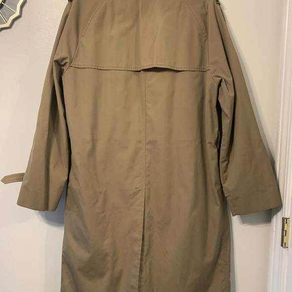 Vintage Trench Coat with removable lining - Picture 9 of 9